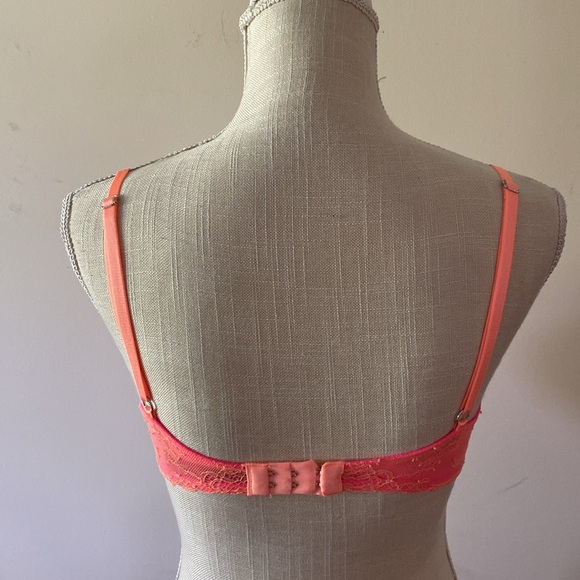 Victoria Secret Padded Demi Buste Coussing pink with rhinestones bra size 34B - Picture 6 of 16